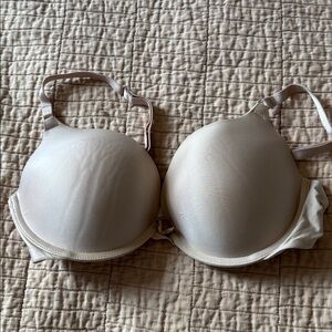 Victoria secret nude push-up bra
